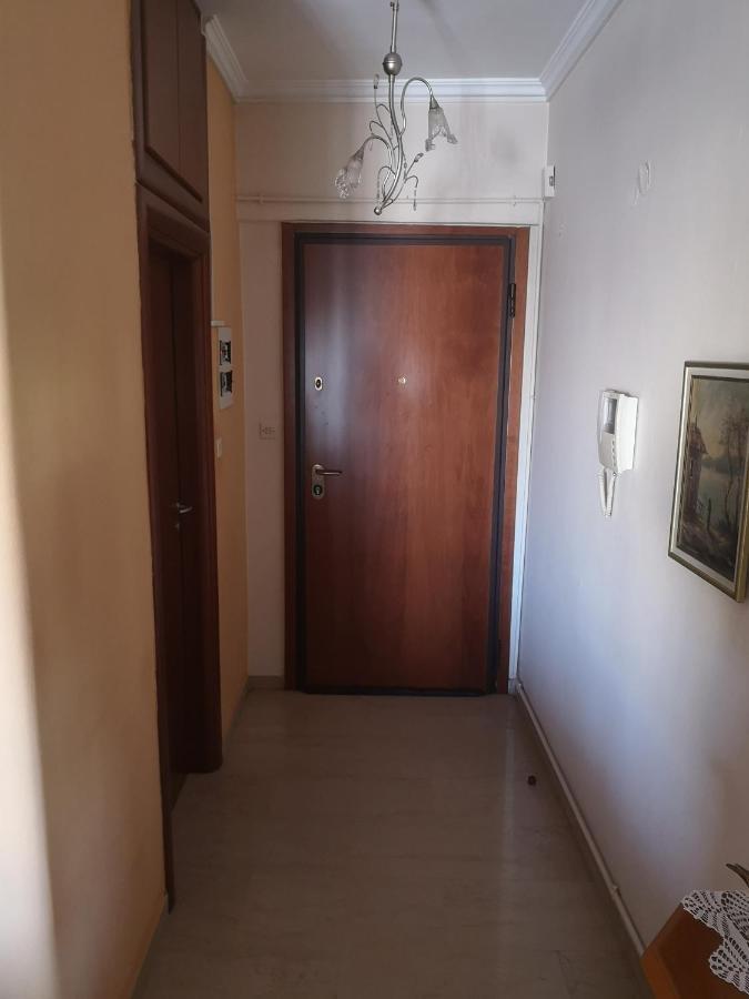 Comfortable Apartment In Kato Toumpa Thessaloniki Exterior photo